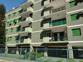 Apartamento 3 quadras da praia do Enseada Guaruja